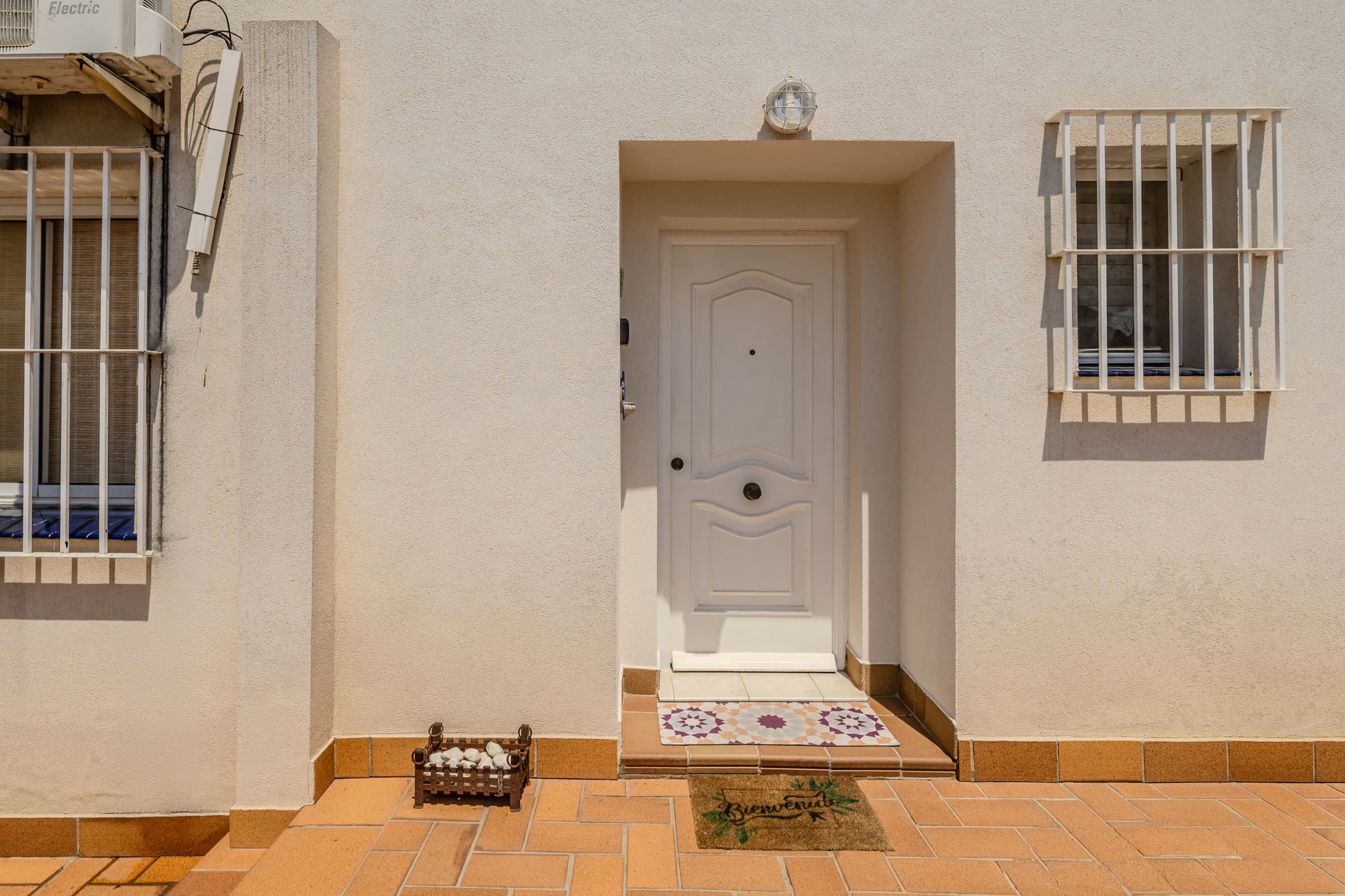 Fachada de la vivienda en el casco antiguo de Mairena del Aljarafe